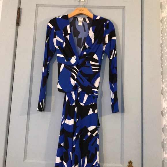 royal blue black and white outfit